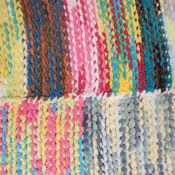 SOLD - VINTAGE Handmade Chenille Knit XL Blanket, Weighted Blanket, Patchwork - Picture 10 of 16